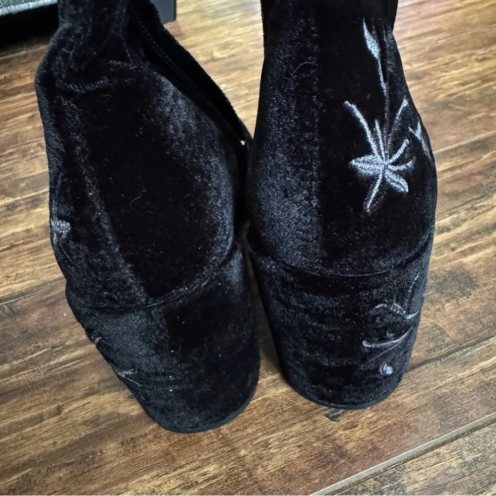 Kenneth Cole Reaction Renna Embroidered Boots - Picture 9 of 12
